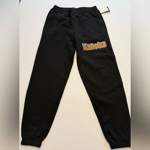 NWT Men’s New Era New York Knicks Joggers, Size Medium